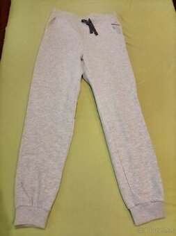 Chlapčenské tepláky Pepperts veľkosť 158.