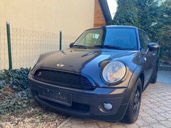 MINI COOPER 1.4 BENZIN 70 KW ROK VYROBY 2009