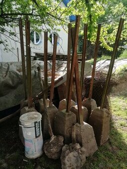 Stĺpiky na plot s pätkou