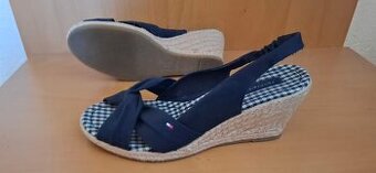 Tommy hilfiger .. Original Sandale