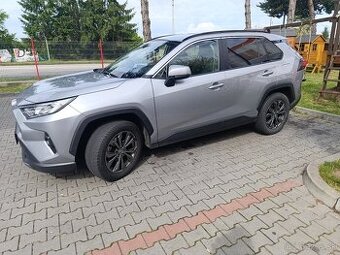 Predám Toyota RAV 4,4x4,automat,benzín