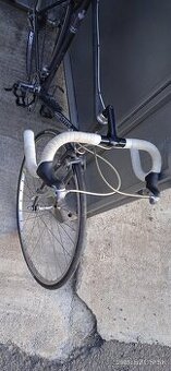 Cestný bicykel