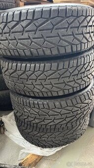 Predám zimné pneumatiky 235/55/R19