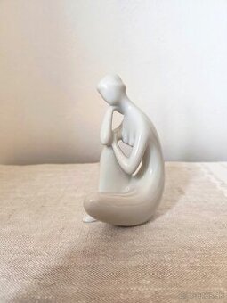 Royal dux akt sediaci Brusel porcelánová soška
