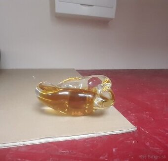 Predám popolník s hutného skla