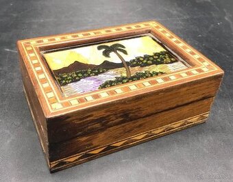 Brazília, dóza z dreva a perlete