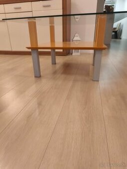 Konferenčný stolík