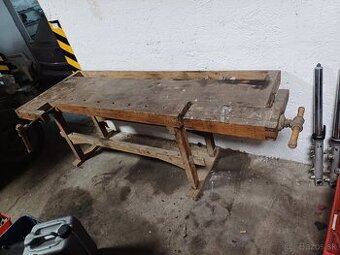 Stolárska hoblica, stolársky ponk