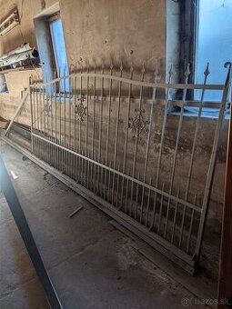 Predám nepoužívanú samonosnú bránu.Super cena