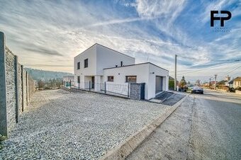 Splňte si svoj sen. RD  s dvojgarážou v dostupnosti MHD.