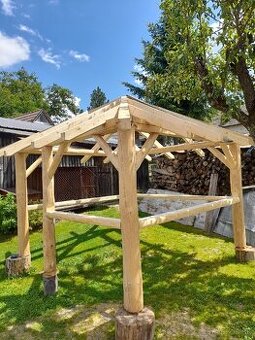 Konštrukcia na záhradný altánok.