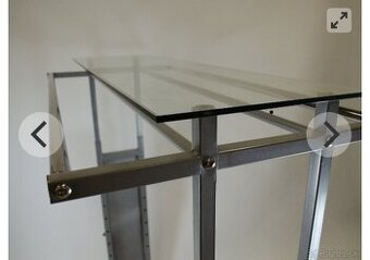 Stojan na oblečenie