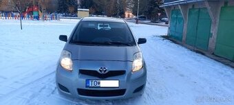 toyota yaris 1.0 benzin, r.v. 2010, stk-ek do 2027, zak.v SR
