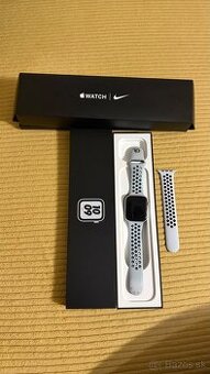 Apple watch SE 2023 Nike editorom