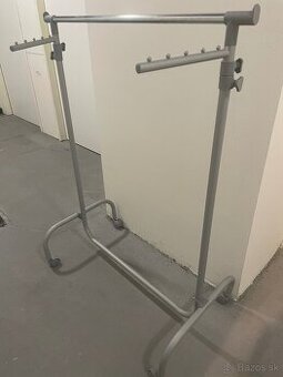 Stojan na šaty
