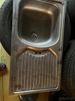 Predam antikorové umývadlo