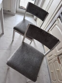 2x kuchynská stolička – biela / sivý poťah – stabilné