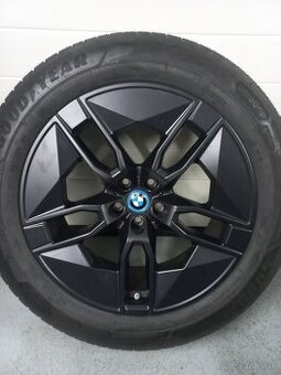 BMW iX zimní 20 Styling 1002 Goodyear 235 60 7mm