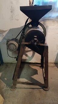 Predám kamenný šrotovník .