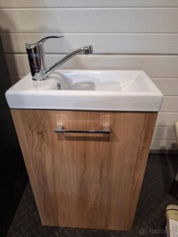 Skrinka s umývadlom