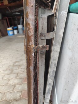 Predám zabudovatelne železné a AL dvierka