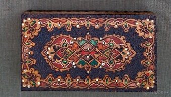 Drevená šperkovnica