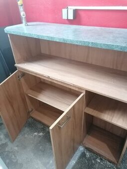 Darujem barový pult, skrinka