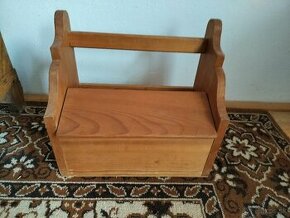 Drevená truhlička (polička)