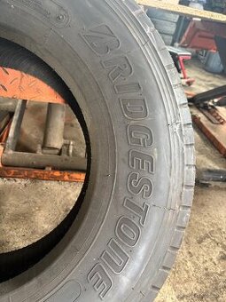 Pneu 245/70 R17,5