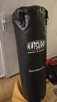 Boxovací vak Katsudo s reťazami a karabínou