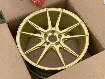 Japan Racing JR 21 8.5x19 - Predane 
