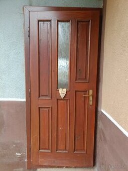 Vonkajšie drevené dvere