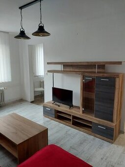 Prenajom 2 izbový  byt s balkónom