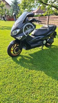 Predam skuter yamaha tmax 500