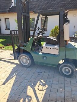 Vysokozdvižný vozík TOYOTA - 1