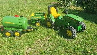 Šlapací traktor John Deere