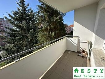 REZERVOVANÉ PREDAJ, 2i byt, veľký balkón, Žiar nad Hronom