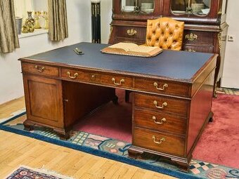 Veľký anglický písací stôl. Obojstranný