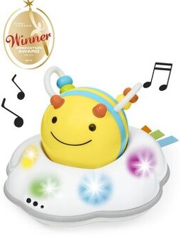 SKIP HOP Hudobná hračka pohyblivá včielka Explore&More 5m+