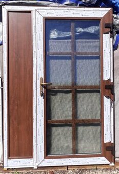 Predám dvojdielne vchodové plastové dvere 146x210 orech 3skl - 1