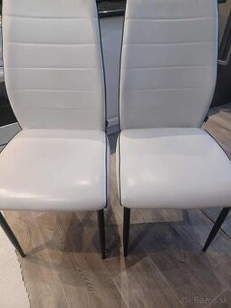 Jedálenské stoličky