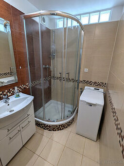 Prenájom 2 i. blízko Centra, Ludmanská, rek., LO, zariadený