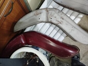 Predám predné blatníky na Jawu pionier.