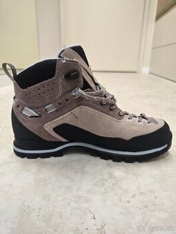 Turistické dámske topánky Garmont veľ.38