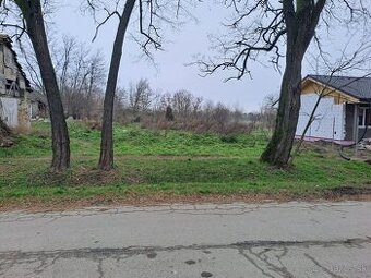 Stavebný pozemok v Seliciach - 1