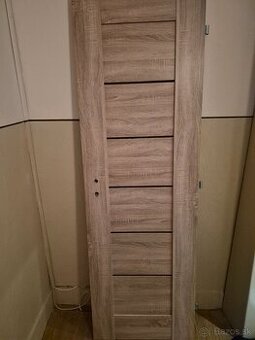 60 Pravé, dub sonoma