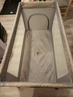 Cestovná postieľka