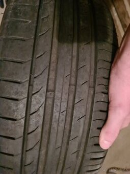 235 45 R17 gumy + elektróny Ford