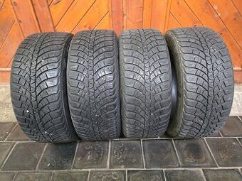 ZIMNÉ PNEUMATIKY KUMHO 235/50 R17 100V XL