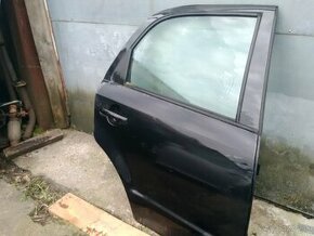 Prave zadné dvere na Suzuki SX4 čierne